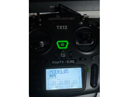 TX12标定后摇杆数值在正负0.5以内跳动正么？
